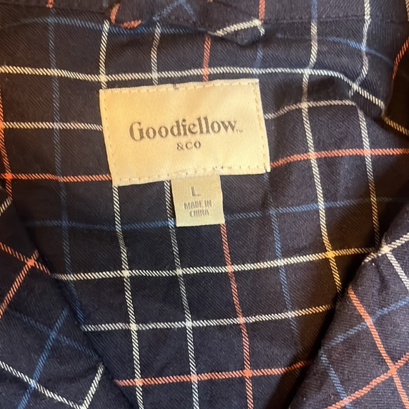 Men’s button up - Picture 2 of 2